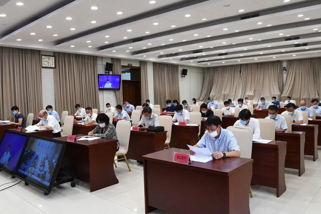 徐建国:四大行动攻坚散煤传染治理 坚定打好蓝天保卫战